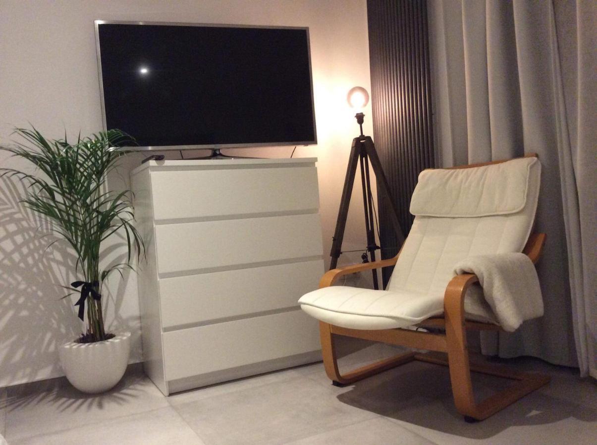 Studio Tout Neuf. Court Sejour, Loisirs, Professionnel Шофонтен Екстериор снимка